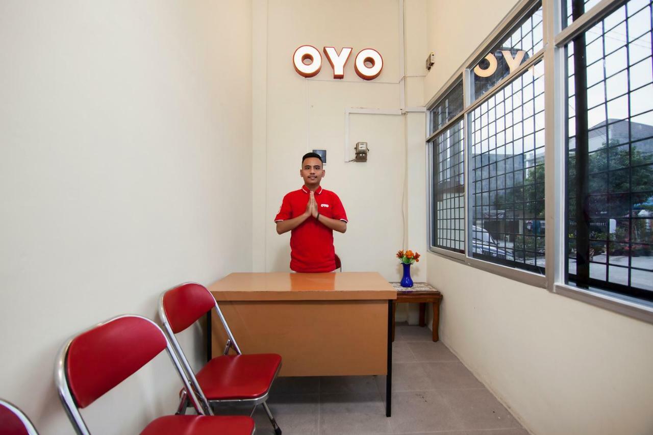 Oyo 885 Tangkul Residence Medan Esterno foto